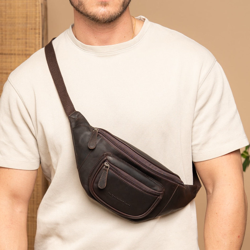 Vernio Full-Grain Leather Belt Bag – alternate product view 2