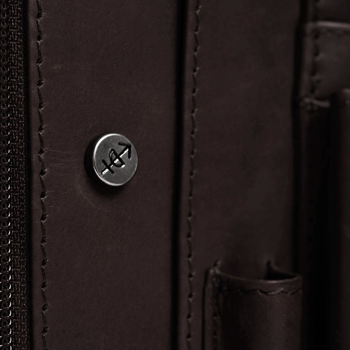 Brown Leather Portfolio Barnet, detail view 1