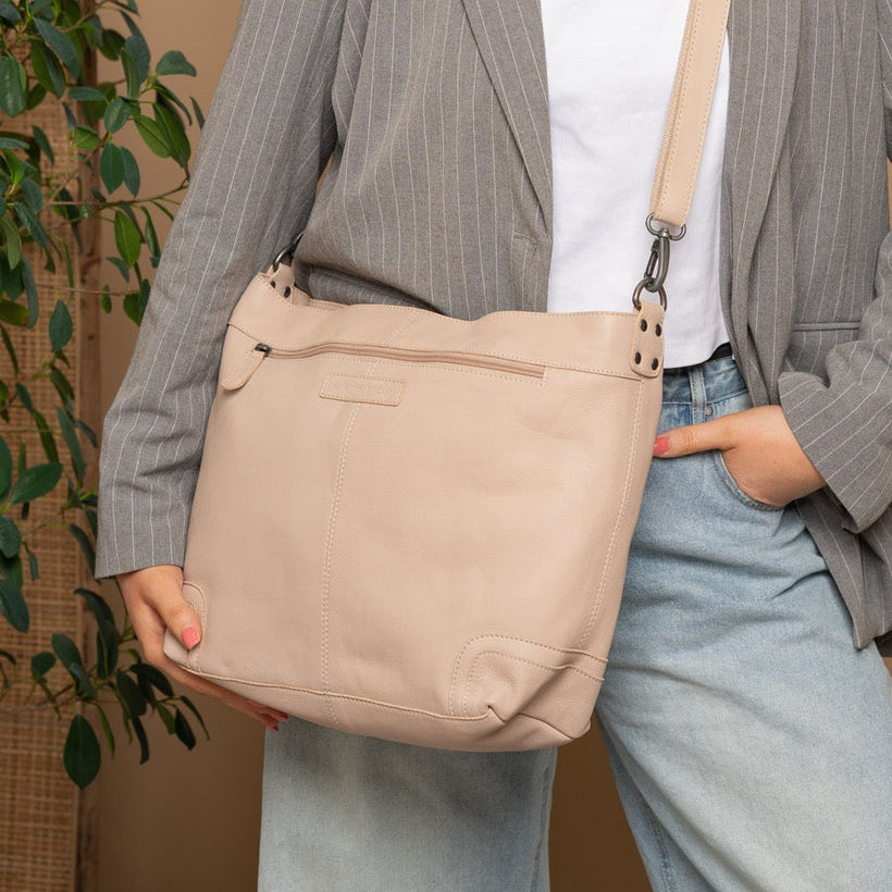 Astero Full-Grain Leather Shoulder Bag