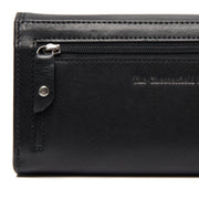100% Full-Grain Wax Pull-Up 100% Full-Grain Leather Grain Texture & Handcrafted Patina Detail