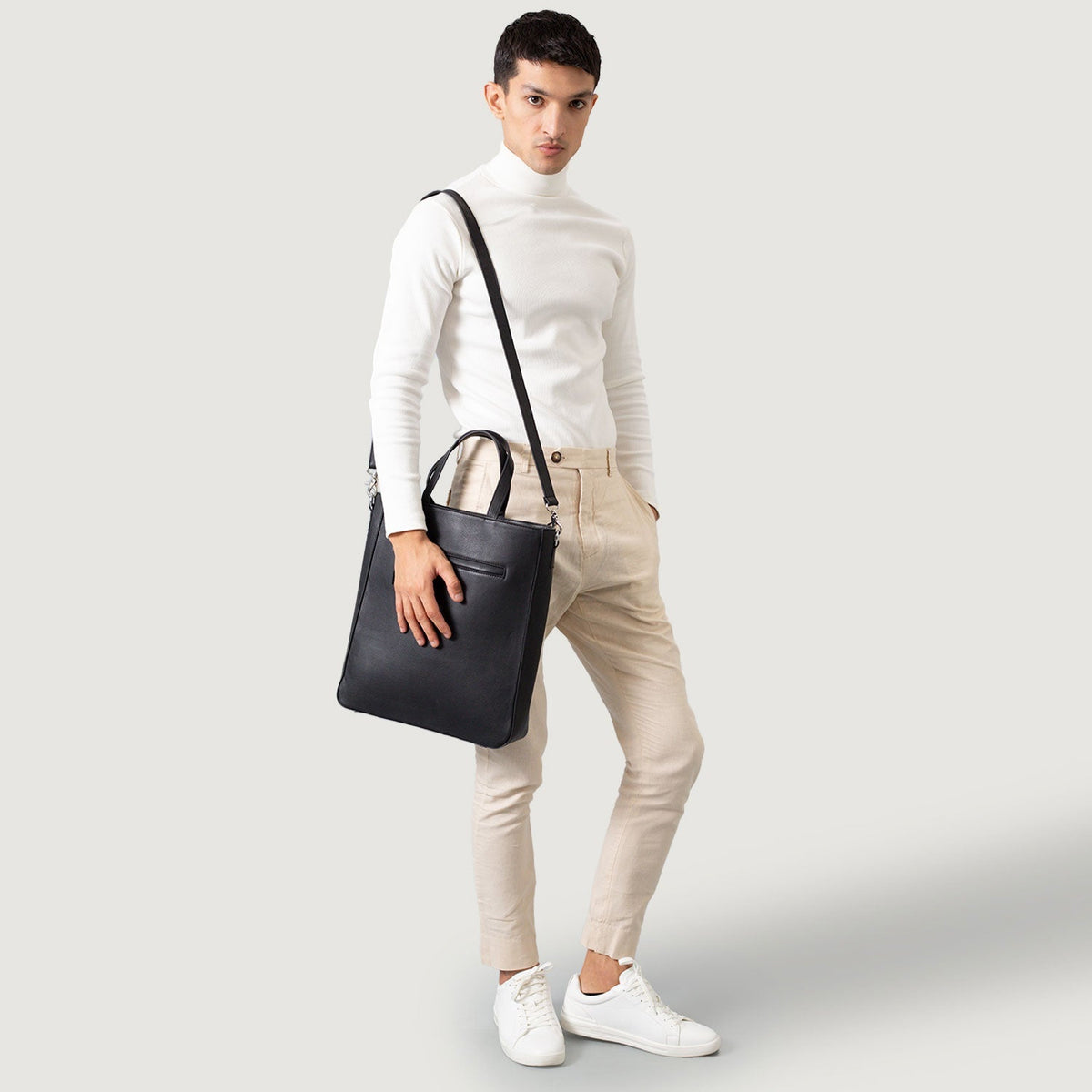 
The Poet Leather Tote Bag – alternate product view 2