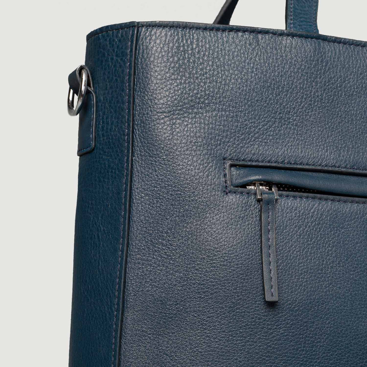 
The Poet Leather Tote Bag – alternate product view 7